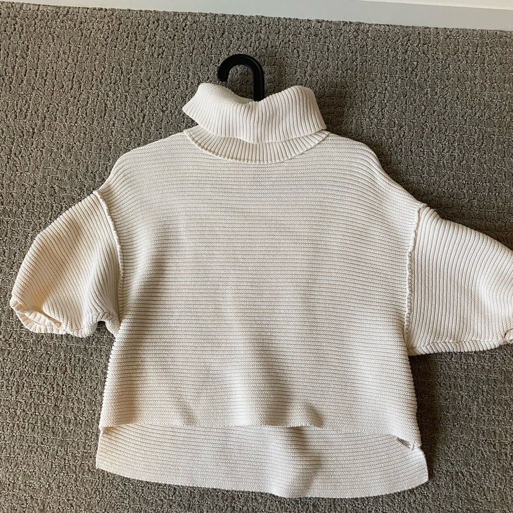 Free People | Short Sleeve Crop Sweater | XS